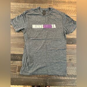 MinneSKOLta tee size small